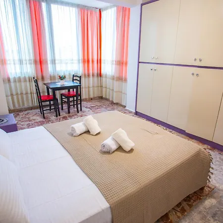 Klevi * ティラナ